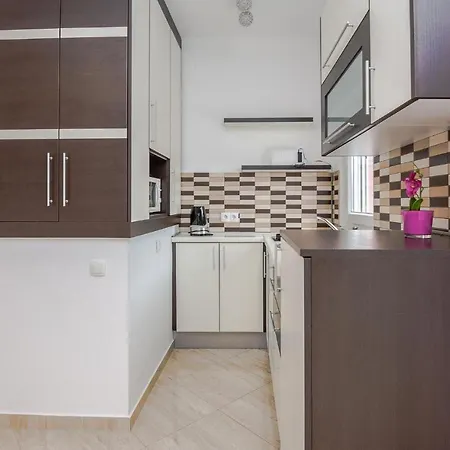 Beautiful In W/ 4 Bedrooms * ויר
