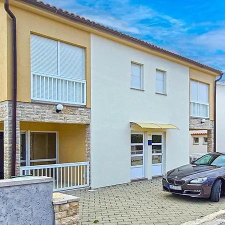 Beautiful In W/ 4 Bedrooms Vir