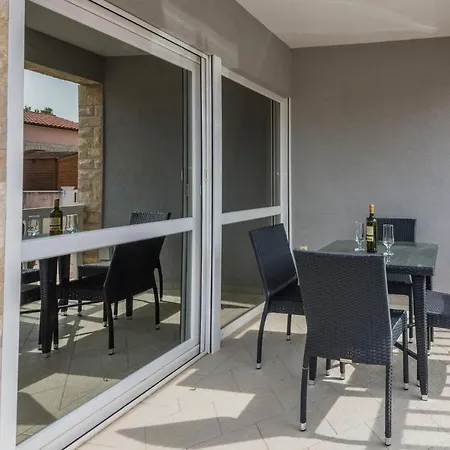 Holiday home Beautiful In W/ 4 Bedrooms Vir