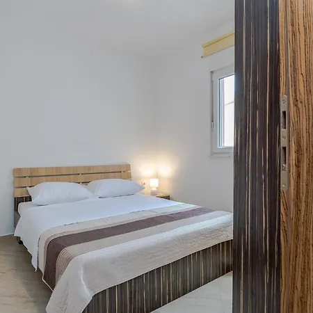 Beautiful In W/ 4 Bedrooms * ויר